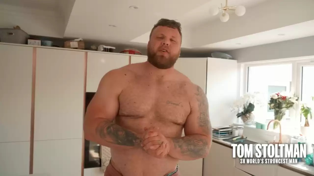 WORLD'S STRONGEST MAN'S 11,000 Calorie Travel Diet